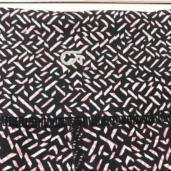 Gap Fit Patterned 7/8 Leggings | Size Medium - Picture 5 of 7
